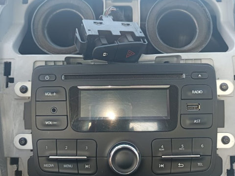Radio CD Player cu auxiliar si USB Dacia Logan 2 2012 - 2017
