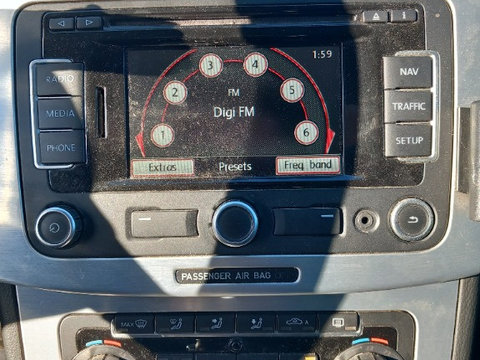 Radio CD Player cu Navigatie GPS Aux Auxilia Volkswagen Passat B6 2005 - 2010