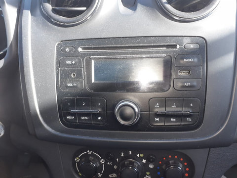 Radio/CD player Dacia Logan MCV 2013-2016 motor 0.9