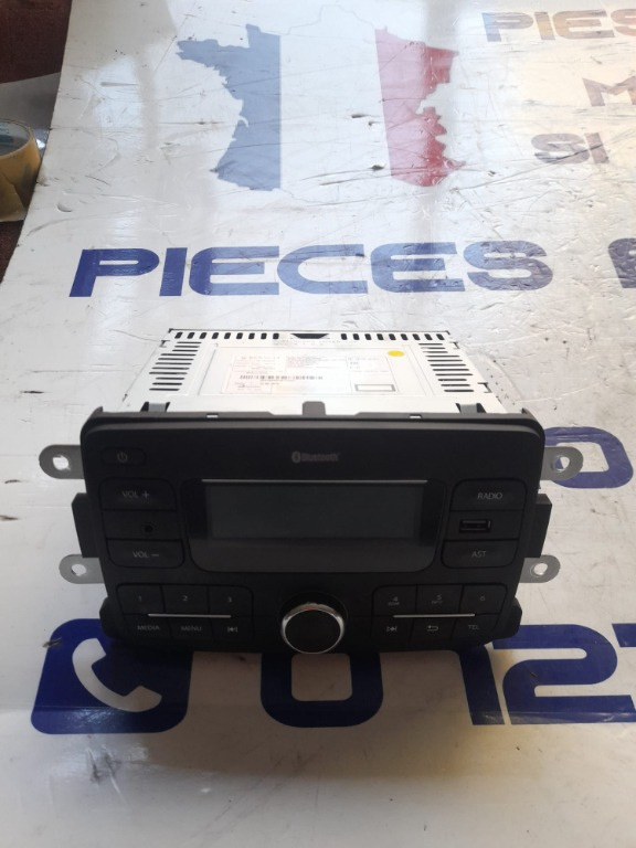 Radio CD Player Dacia Sandero cod: 281156864r