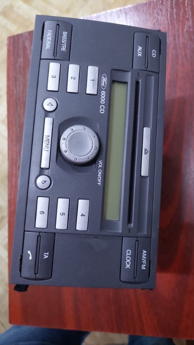 RADIO CD-PLAYER FORD FOCUS C-MAX COD 6s6118c815ag