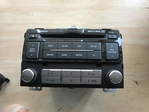 Radio CD Player Hyundai i20 cod: 96121 1j252blh