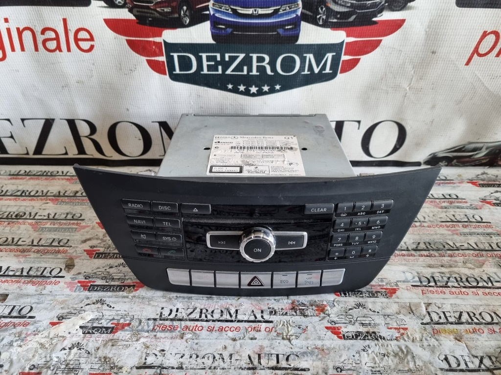 Radio CD-Player MERCEDES-BENZ Clasa C T-modell (S204) cod piesa : A2049004306