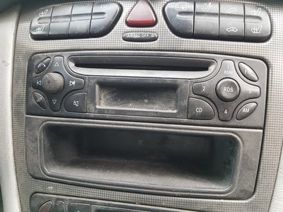Radio CD Player Mercedes Benz Clasa C W203 2001 - 