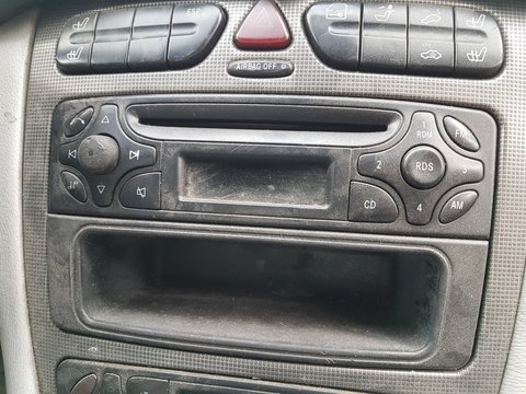 Radio CD Player Mercedes Benz Clasa C W203 2001 - 2007