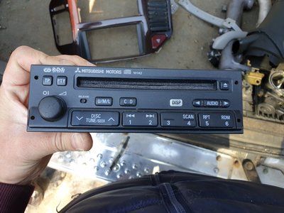 Radio Cd-Player Mitsubishi Pajero 3 an 2004 3.2did