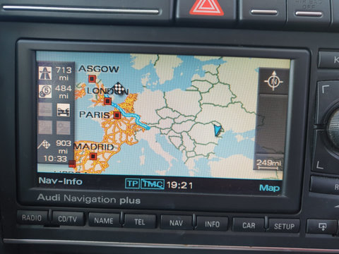 Radio CD Player Navigatie Mare Audi Navigatie Plus Audi A4 B6 2001 - 2005 Cod sdgnmaba4b71