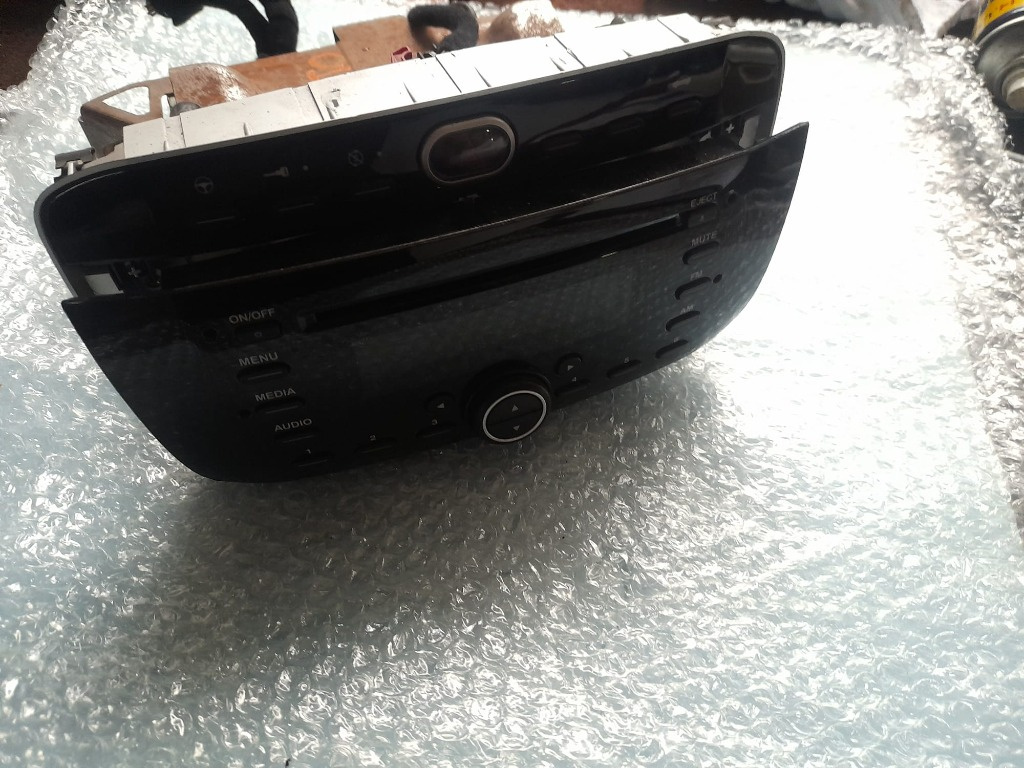 RADIO CD PLAYER PENTRU FIAT EVO COD 7355122500