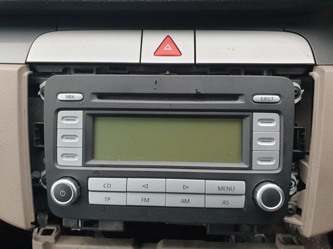 Radio CD Player RCD 300 Cu Cod Deblocare SAFE Volkswagen Passat B6 2005 - 2010