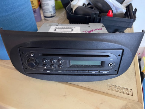 Radio Cd Player Renault Twingo 2, Original 8200843548