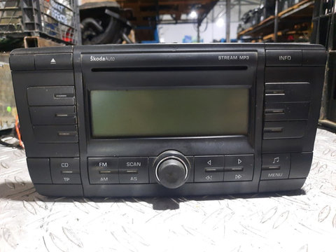 Radio cd player Skoda Octavia 2 cod 1Z0035161C