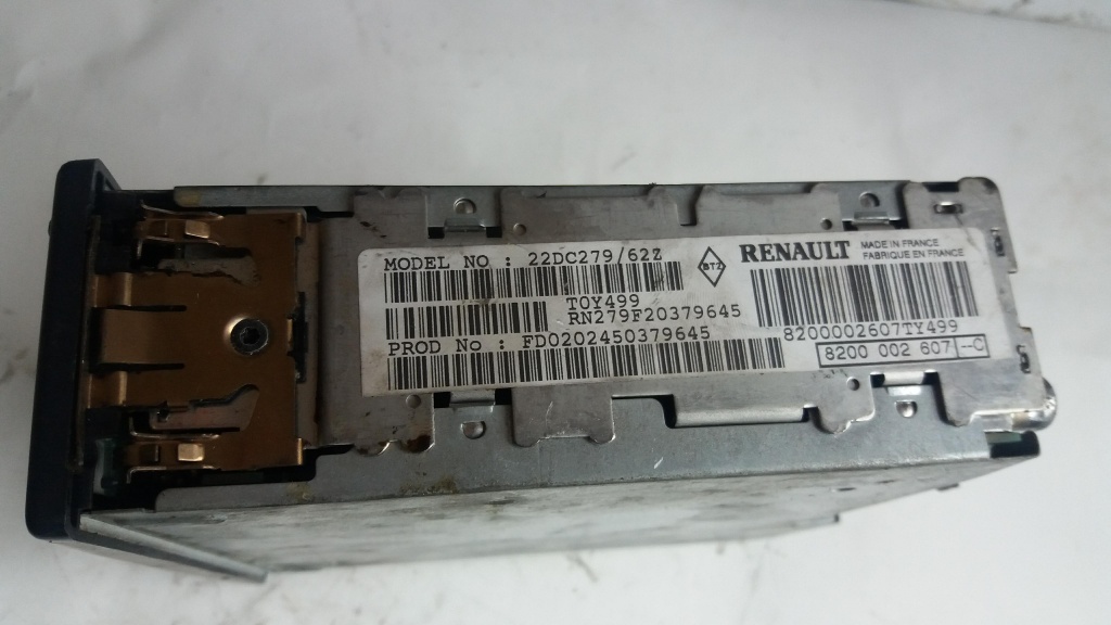 Radio cd renault laguna 2 1.9 dci 820000