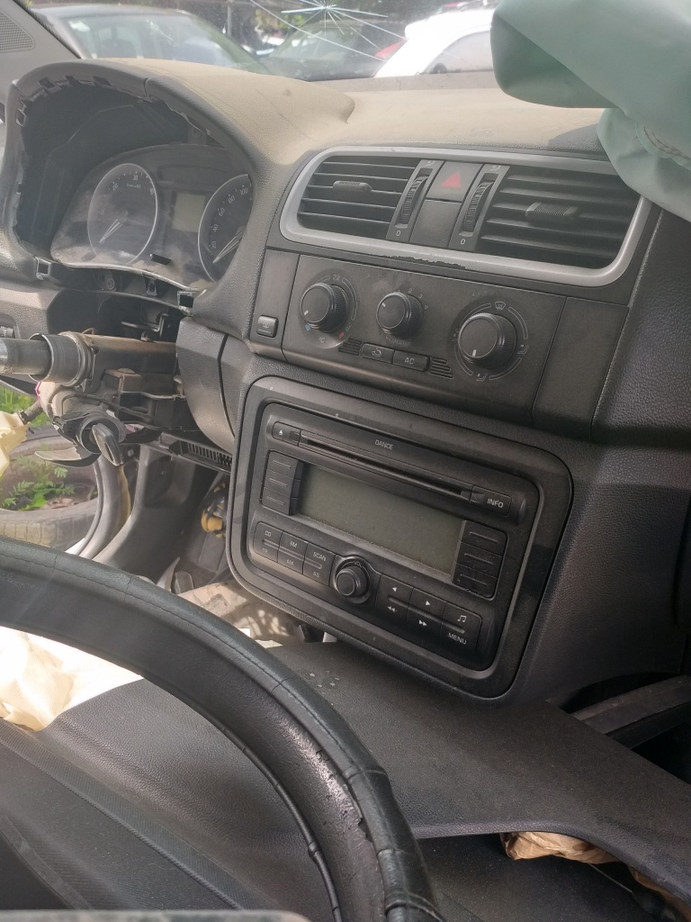 Radio cd Skoda Fabia 2 break , combi ,hb 2008-2012, stare buna,