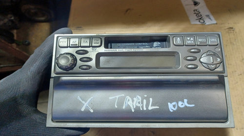 Radiocasetofon Nissan X-Trail T30 [facel