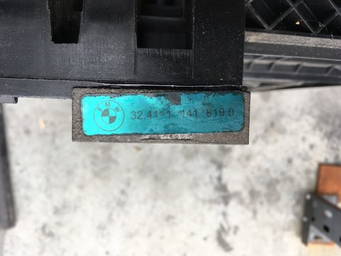 Radiator racire ulei pentru BMW E39 cod:31.41 11418190