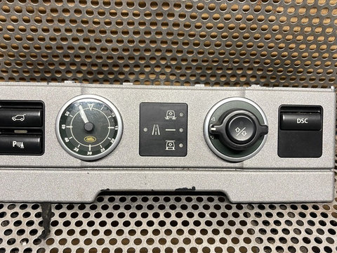 Ramă cu butoane reglaj suspensie,DSC,PDC și deschidere portbagaj Land Rover L322 2003 YUL000072
