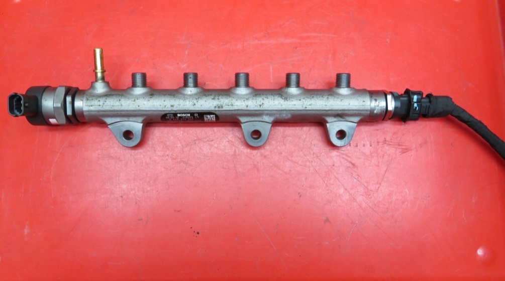 Ram pa injectoare 0445214207 Nissan 2.0dci 2014 rampa nissan Qashqai Primastar 044-52-14-207