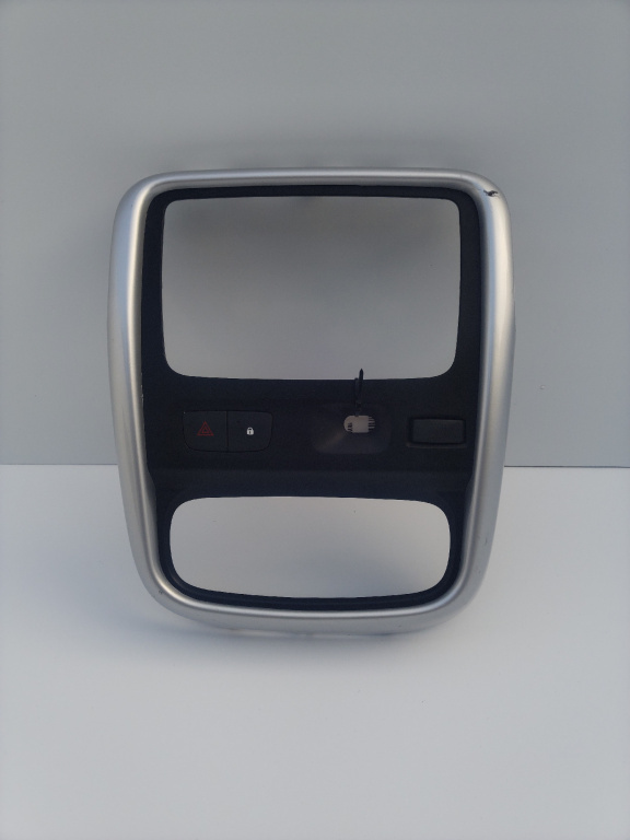 Rama casetofon+buton avarii Dacia Duster (hs_) 1.5 Dci an 2016 cod piesa 682605335r