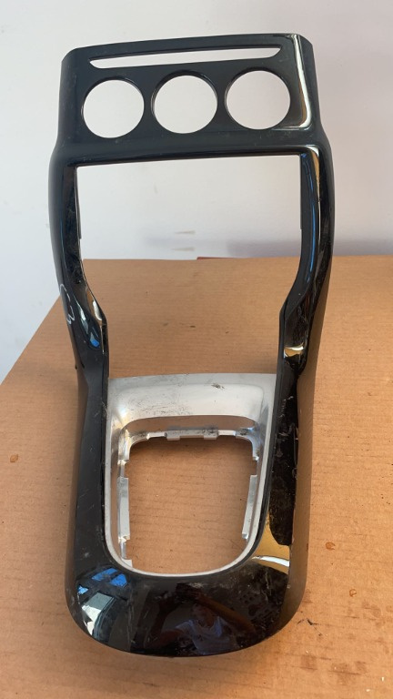 Rama centrala Citroen C3 cod 9684153677