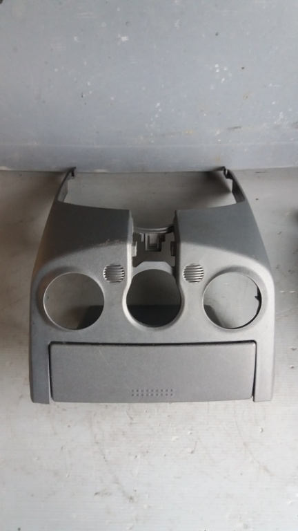 Rama consola interior ac mitsubishi colt 6 2006 mr951748