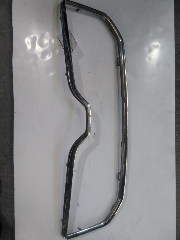 Rama grila radiator Skoda Octavia 3 an 2013 cod piesa 5E08537612ZZ