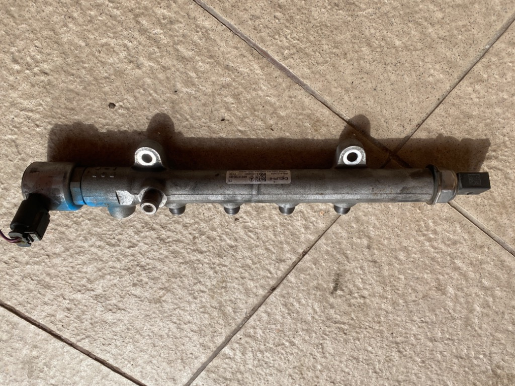 Rampă injectoare Mercedes cla w117 cod a651070049