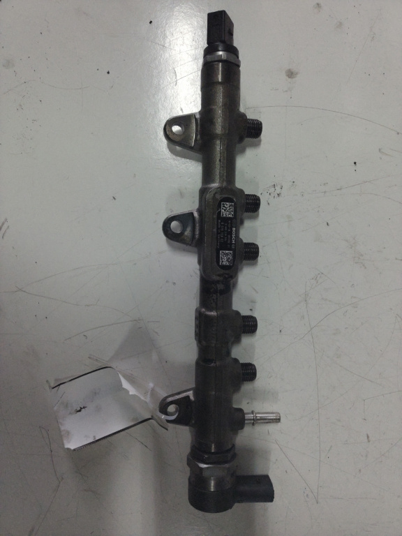 Rampa injectie Bmw X5 an 2017 b47d20c cod piesa 851415402