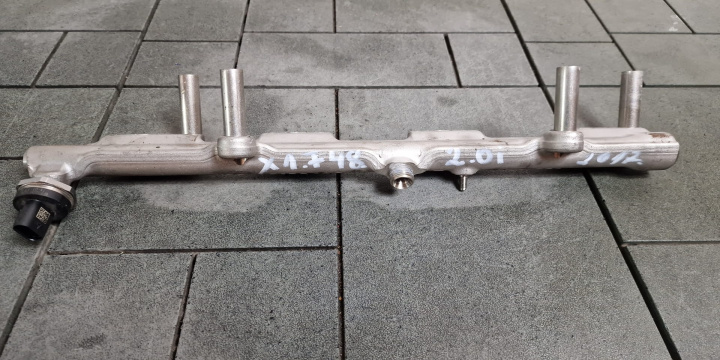 Rampa injectie Cod: 8665633 14018510 BMW X1 F48 [2015 - 2020]