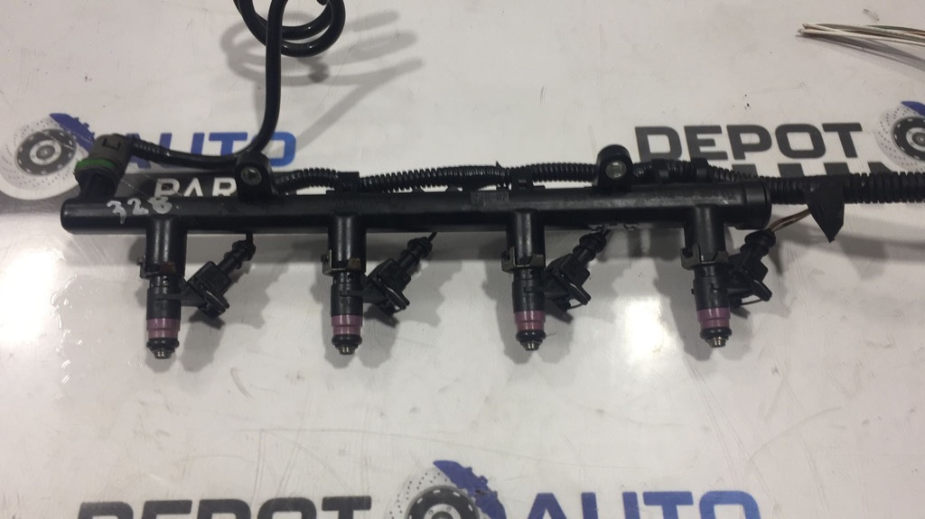 RAMPA INJECTIE RENAULT MEGANE 2007 2 1.6 BENZINA K4M COD 8200135504 (id: 382)