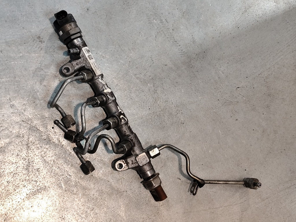 Rampa injectoare 03l130089p Audi Q3 (201