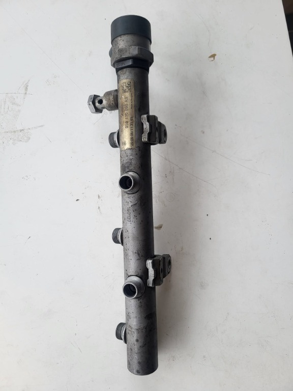 Rampa injectoare 059 130 090 AG VW Touareg 3.0 TDI BKS 2008