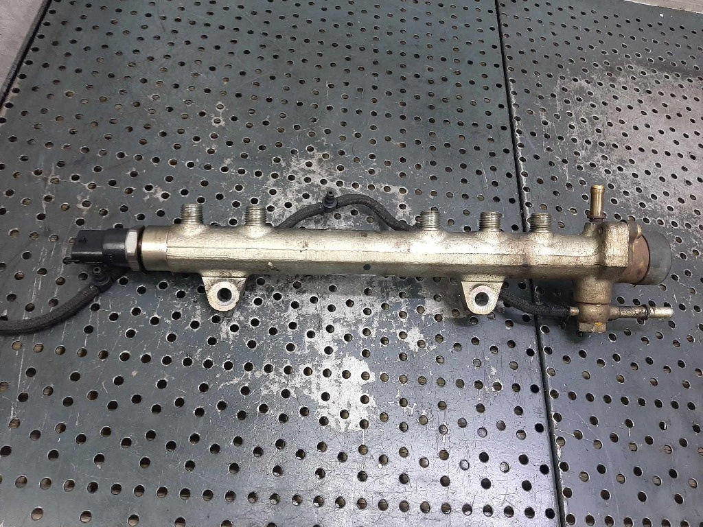 Rampa injectoare 1.3 d fiat panda doblo idea punto lancia musa opel agila corsa c 0445214044 46817523