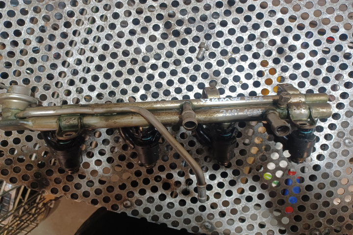 RAMPA INJECTOARE 1247931 1435910 MX1253 BMW Seria 3 E46 [1997 - 2003]