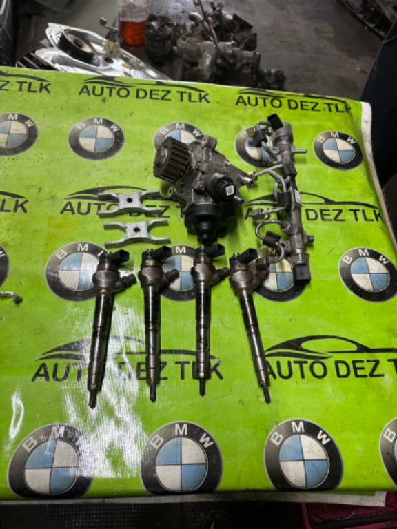 Rampa injectoare 2.0 tdi crl crlb dfg dfga 04l089g