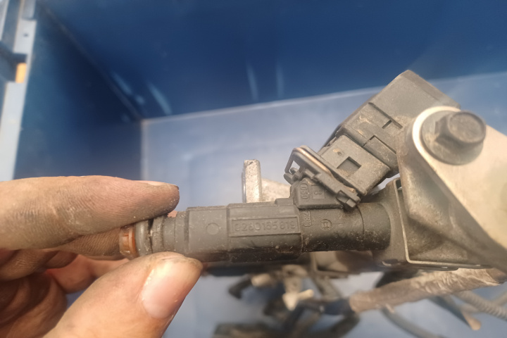 Rampa injectoare 98AG14A390DB 0280155819