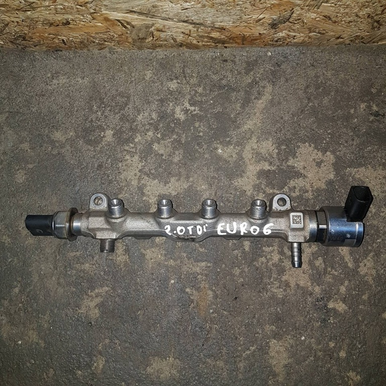 Rampa injectoare audi a3 8v 2.0 tdi deja 150 cai cod 04l130089g 04l130764c