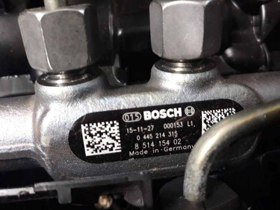 Rampa injectoare BMW 5 (G31) 520 d 2.0 163/190 CP cod 0445214315