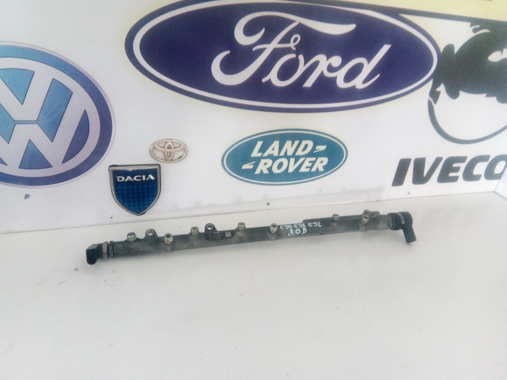 Rampa injectoare BMW Seria 3 E90 E91 X5 E70 Seria 5 E60 E61 3.0 D Cod 0445216015