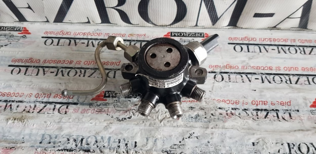 Rampa injectoare cu senzor NISSAN Almera 1.5 dCi 82 CP coduri 8200057345, 9307z507a