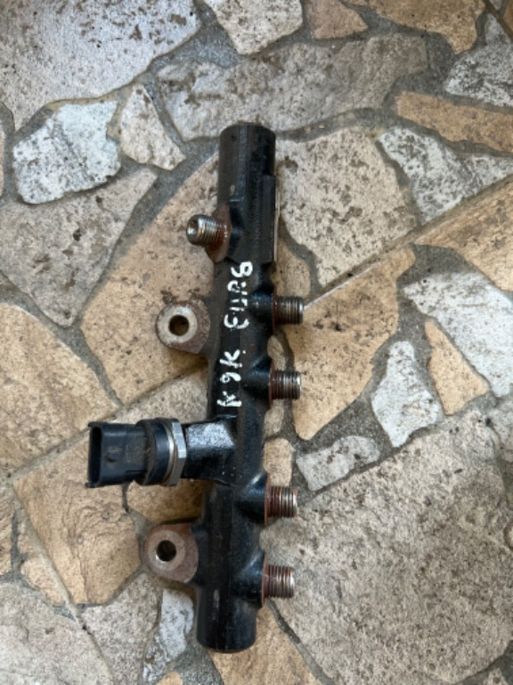 Rampa Injectoare Dacia Dokker 1.5 dci cod piesa 8201157327/175215346R