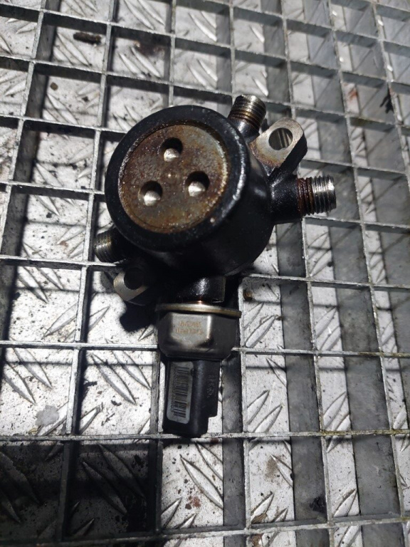 Rampa injectoare Dacia Renault Nissan 1.5 DCI k9k cod 8200584034