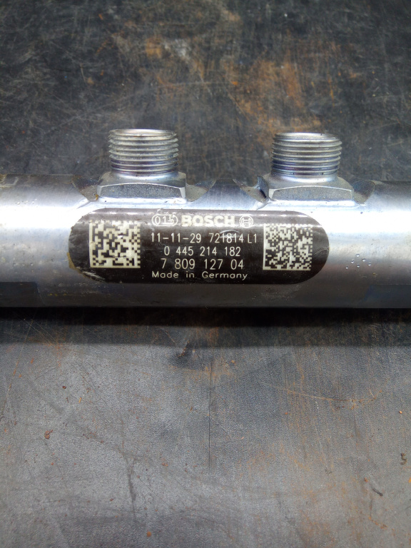 Rampa injectoare e87/e81/e90 Bmw E87/e81/e90 an 2009 cod piesa 7809127
