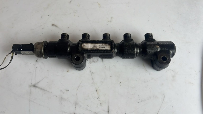 Rampa injectoare ford focus 2 fiesta citroen c4 peugeot 307 1.6 cdti hhda 2004-2009 cod 9654592680