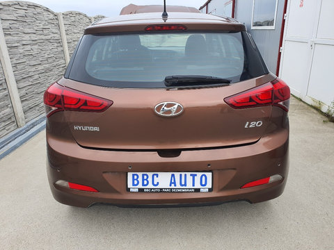 Rampa injectoare Hyundai i20 2015 hatchback 1.2 b