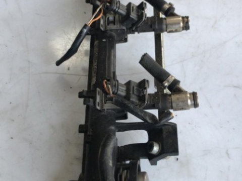 Rampa injectoare + injectoare Ford Fiesta cod 8a6g9h487aa