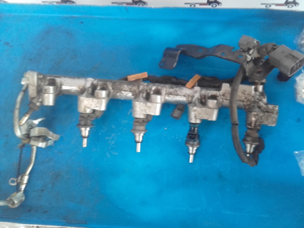 Rampa Injectoare Mazda 3 6 CX-7 2.3 benzina 191 KW