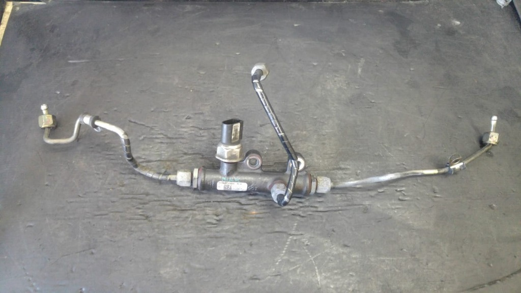 Rampa injectoare mijloc jaguar xf 1 x250 x-type 2 x200 xj x350 2.7 d eld eld11 4r8q-9cd66-aa