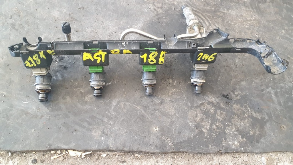 Rampa injectoare Opel Astra H 1.8 benzina z18xe 2006