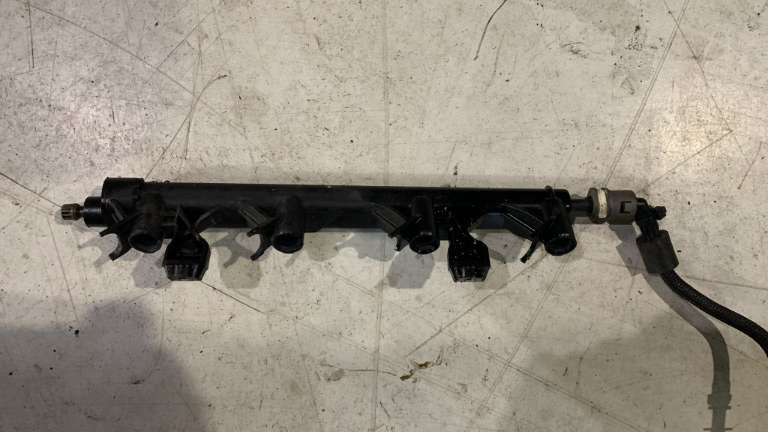 RAMPA INJECTOARE PEUGEOT 207 2007 1.6 BENZINA 5FW (id: 449)