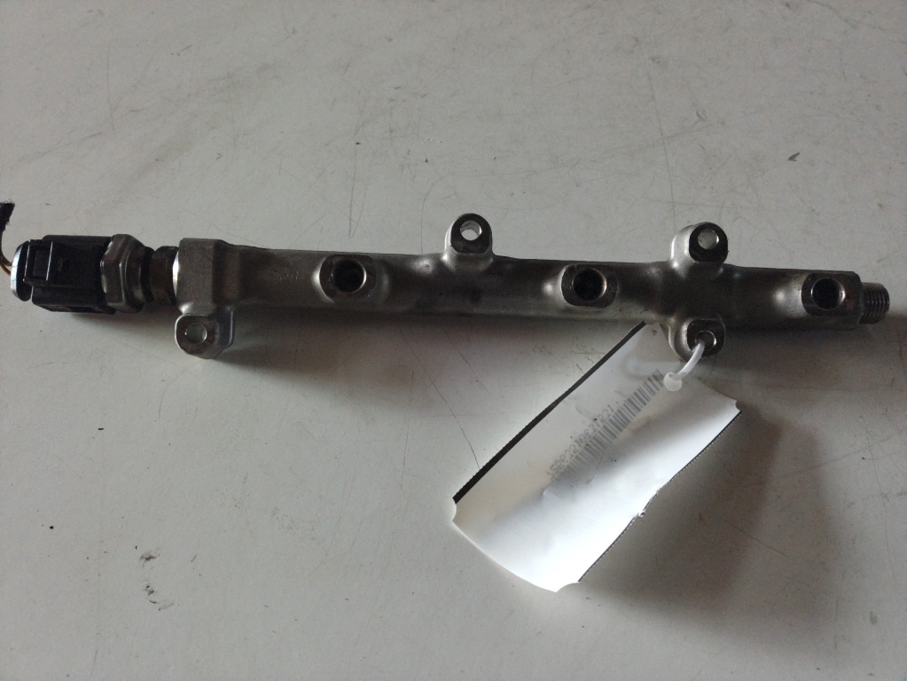 Rampa injectoare Seat Ibiza an 2018 DKR cod piesa 04c133320g